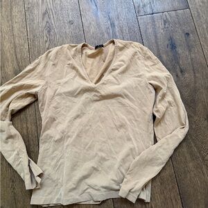 Sisley Cream Long Sleeve V-Neck Top made out of cotton and elastane